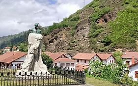POSADA de BUSTIELLO,poblado minero de interés cultural